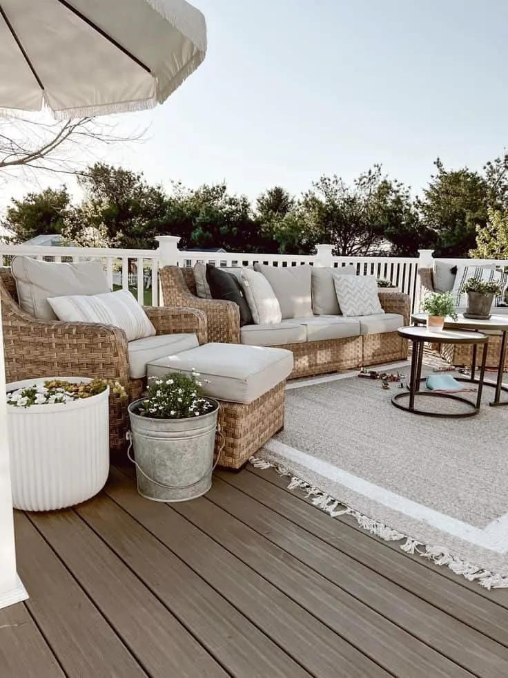 outdoor patio idea with umbrella