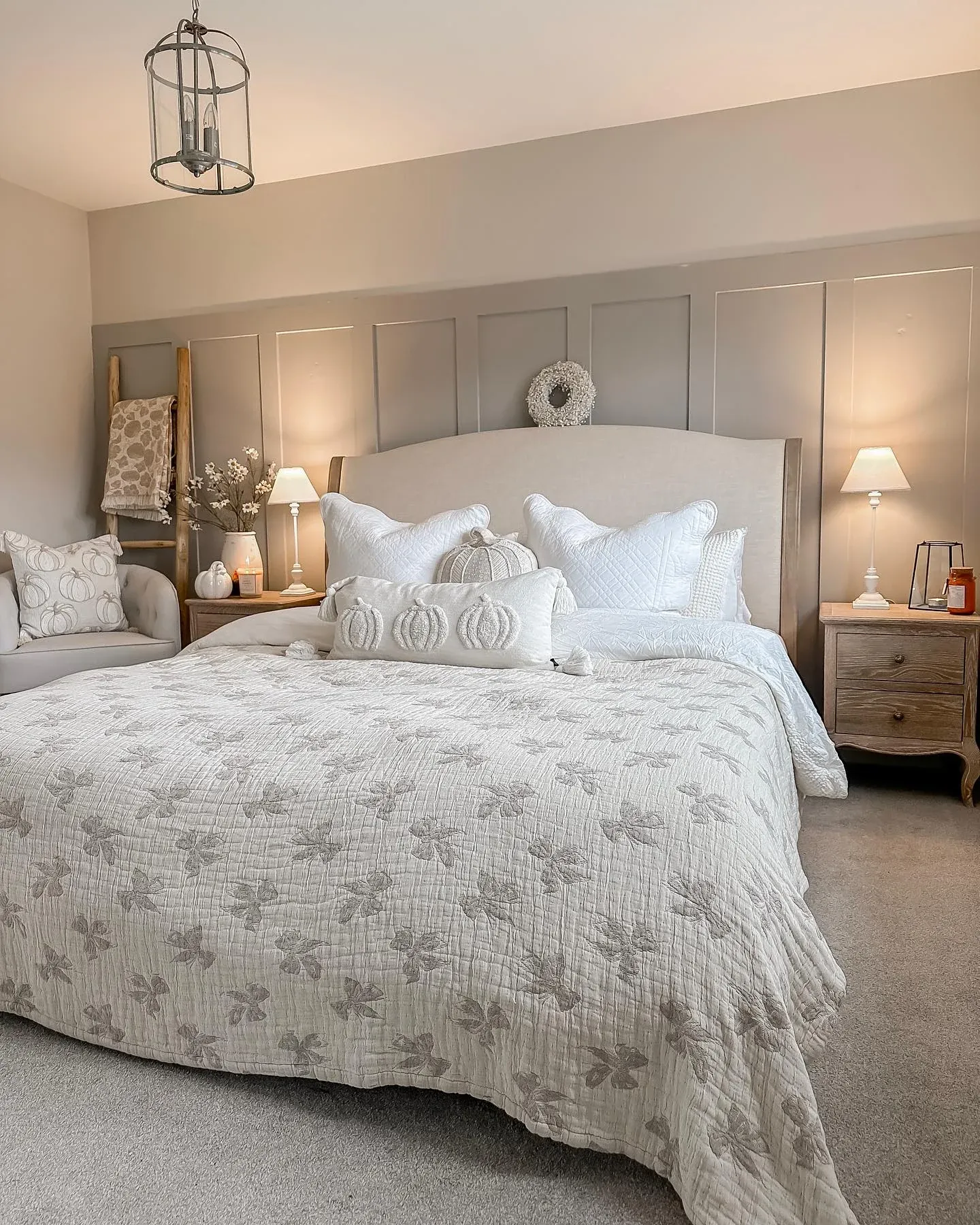 pretty neutral fall decor