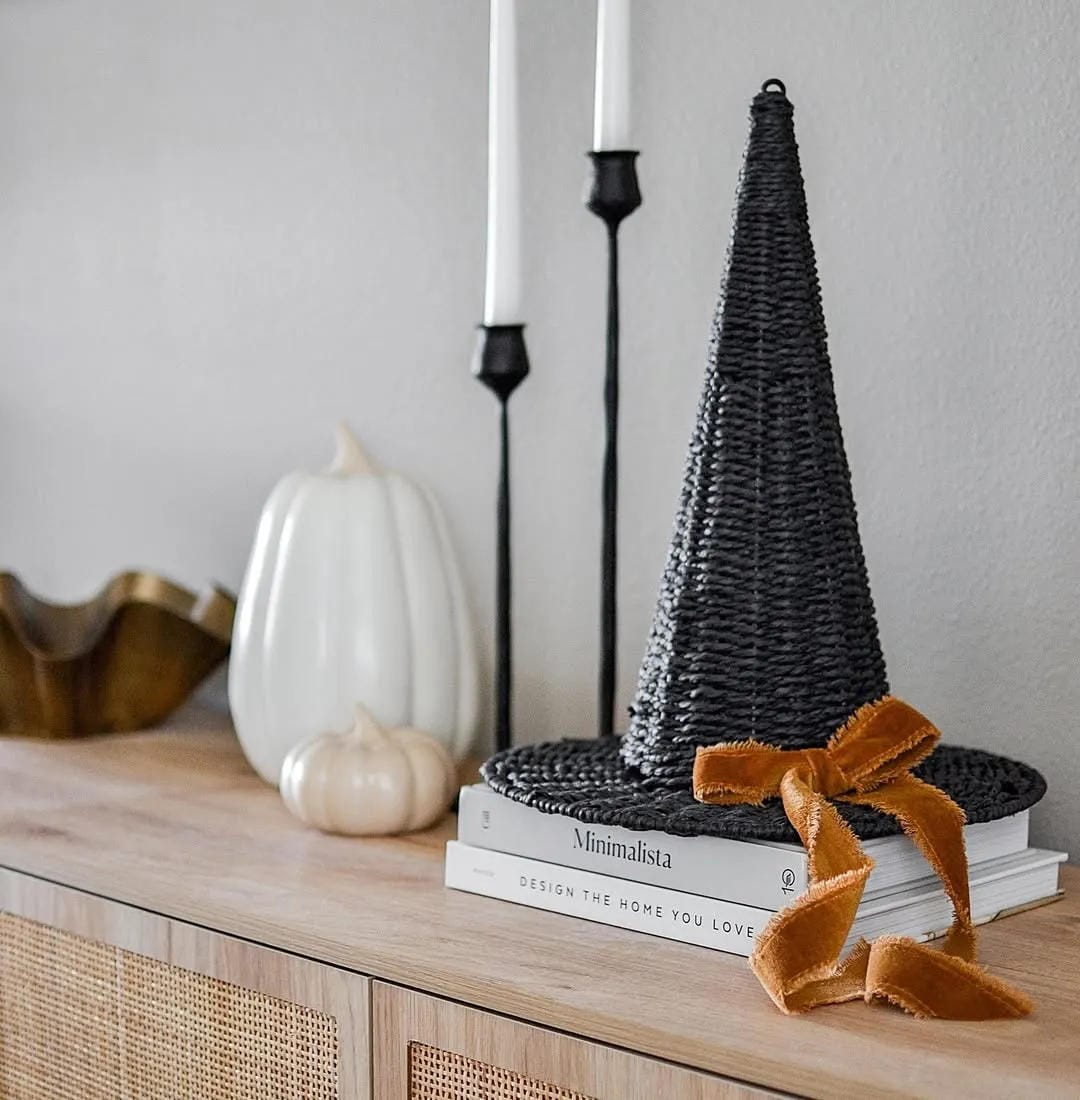 Spooky table decor