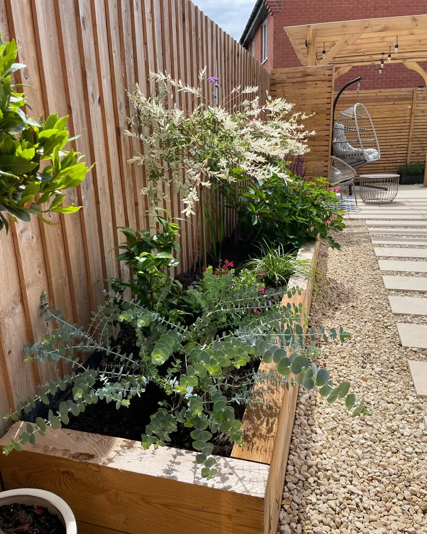 green raised garden bed ideas