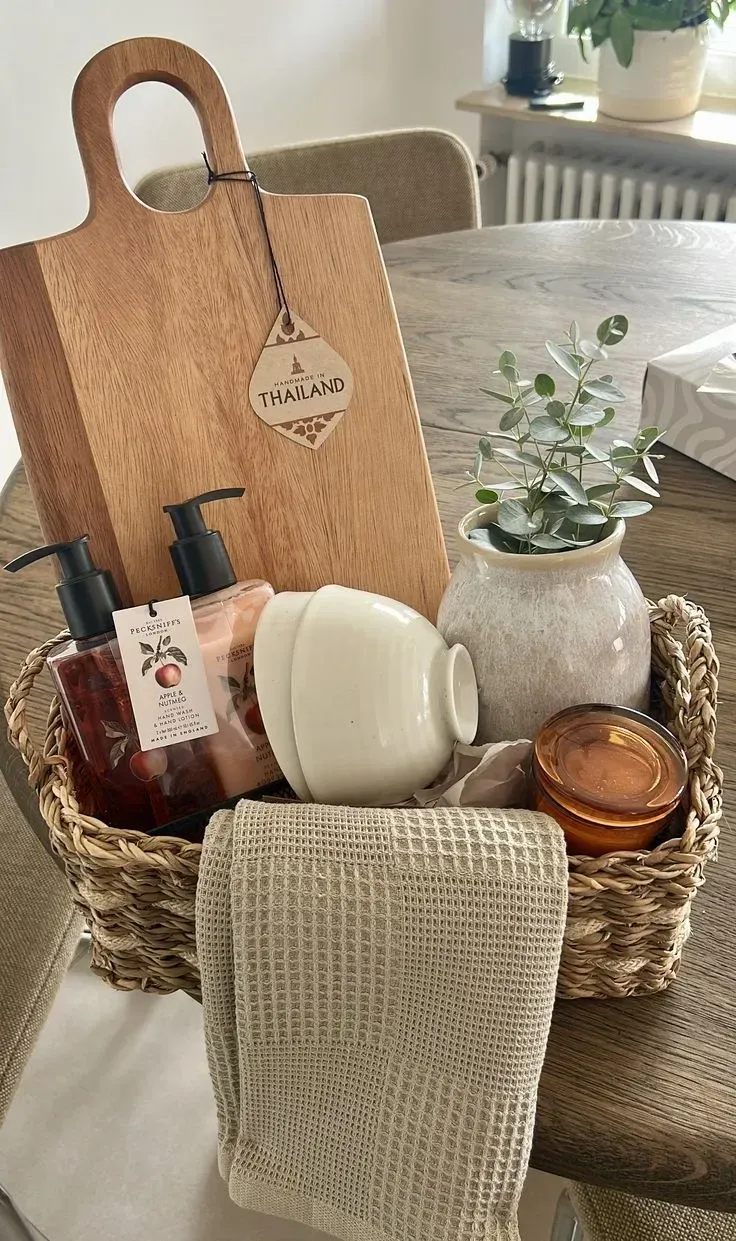 hostess housewarming gift basket ideas