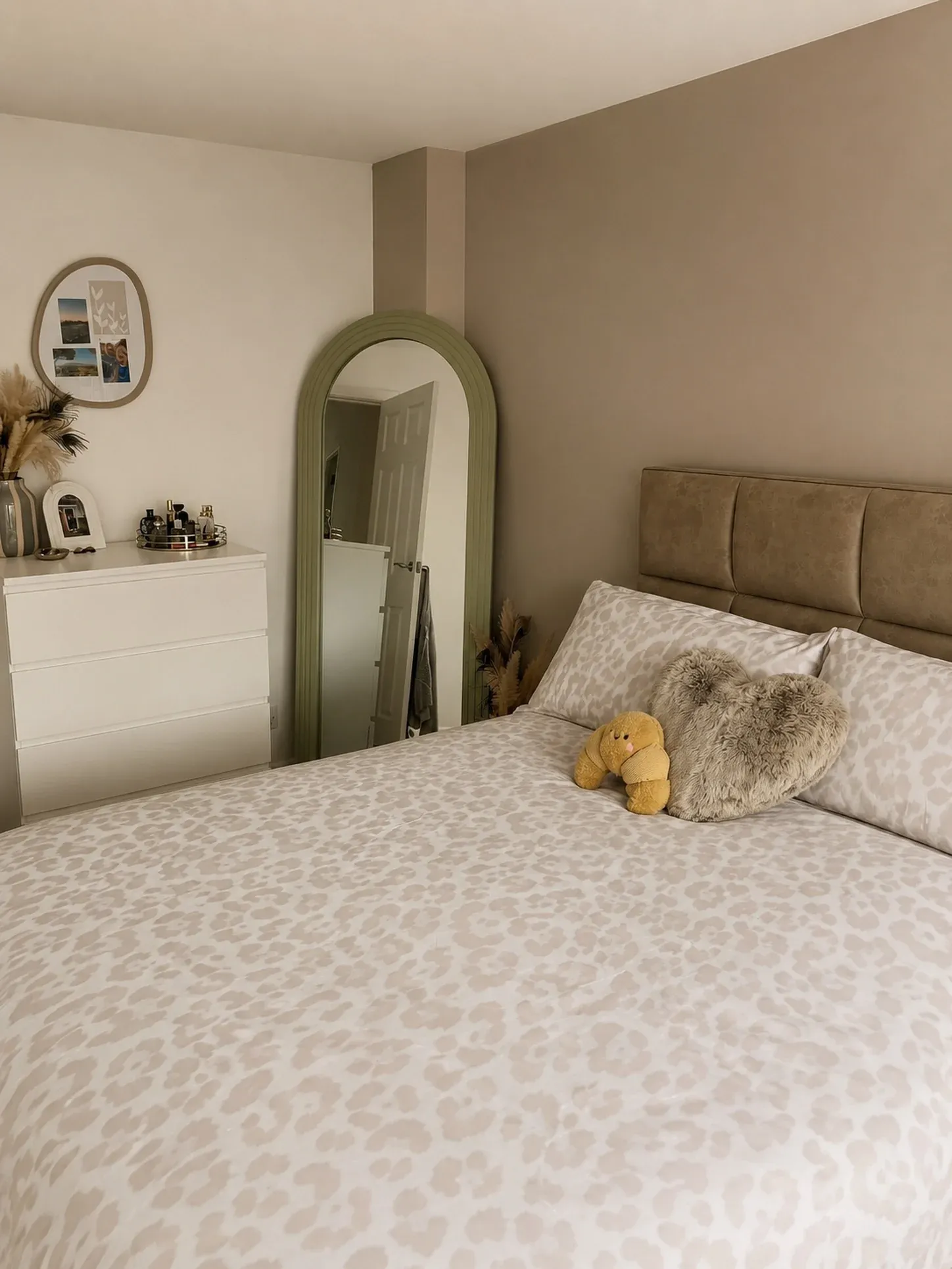 cozy leopard print bedroom ideas
