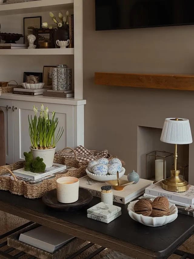 coffee table decor ideas with woven tray spring bulbs candles books lamp and decorative bowls