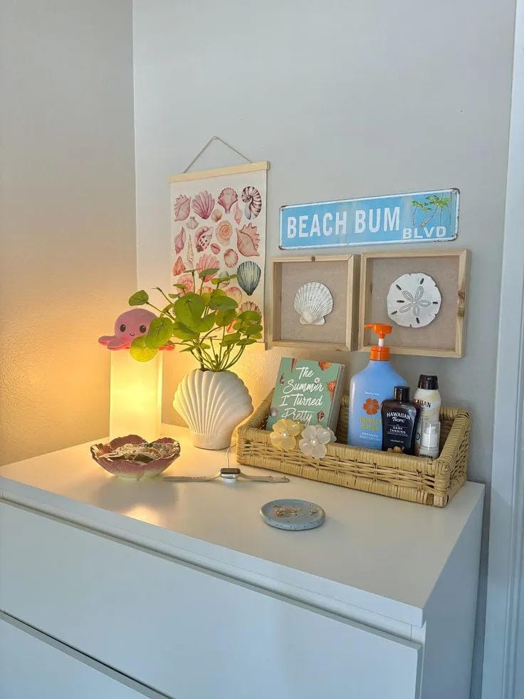 simple summer centerpiece with flowers