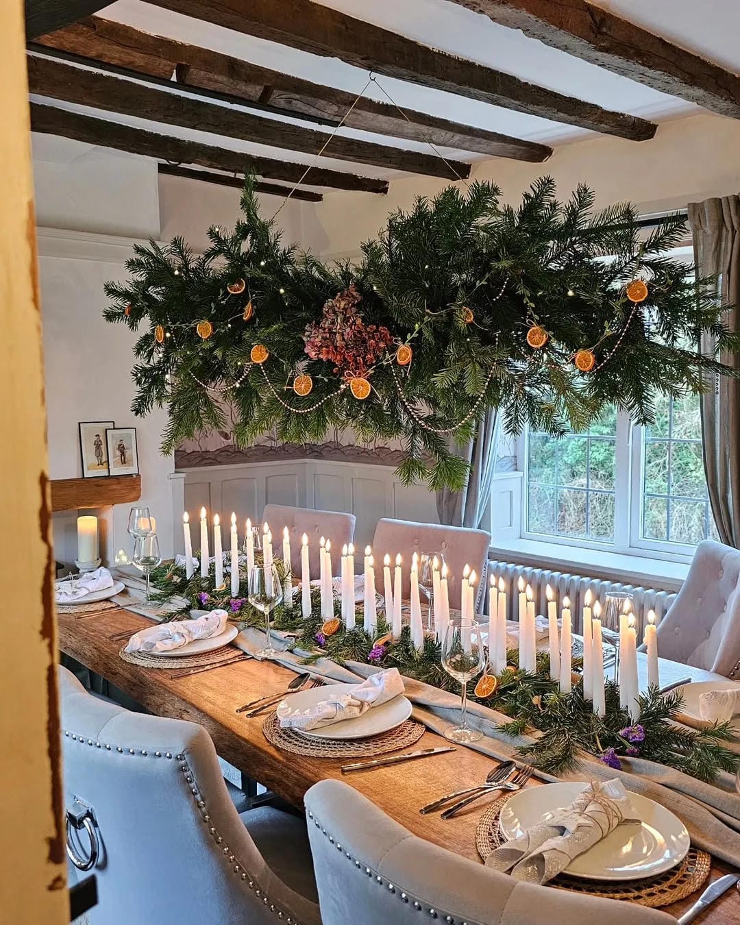 Modern Christmas table decorations