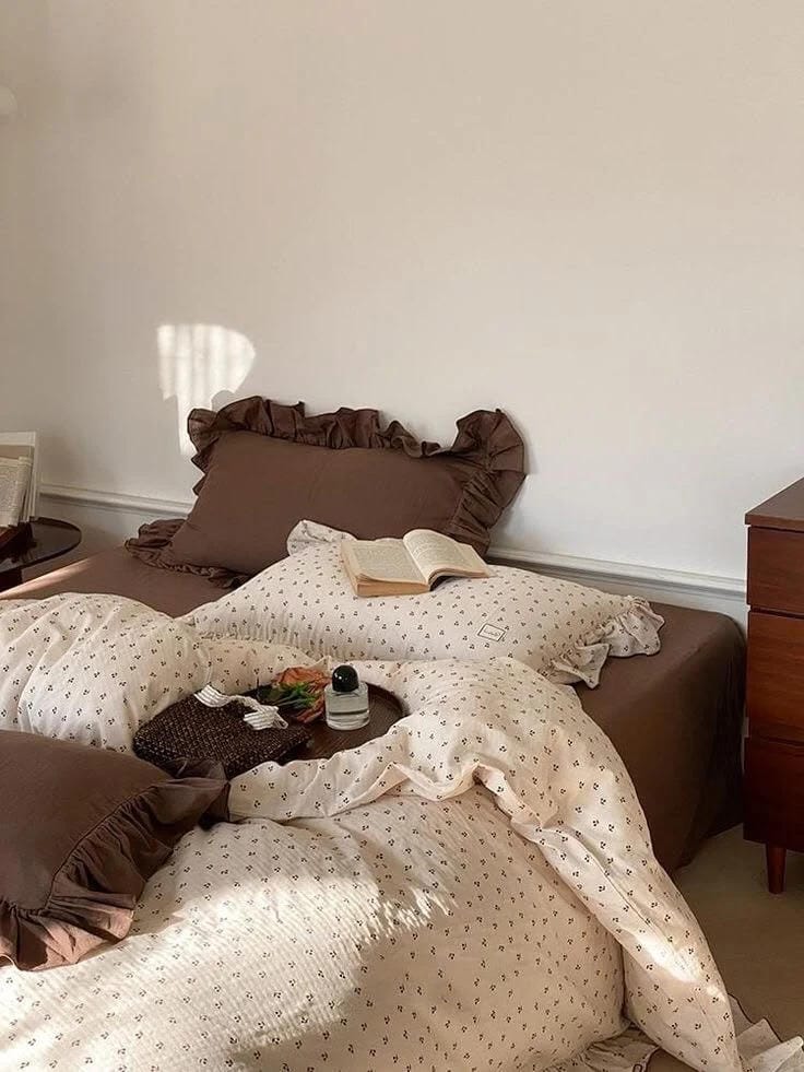 fall bedding idea with layered bedding and bedroom decor