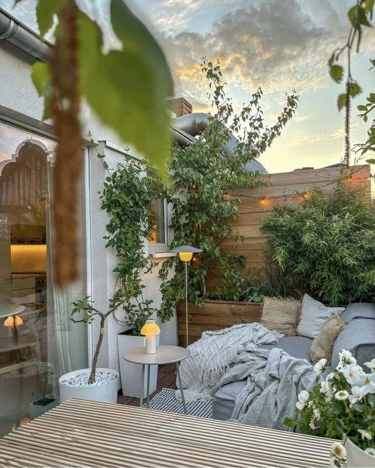 outdoor patio idea with string lights
