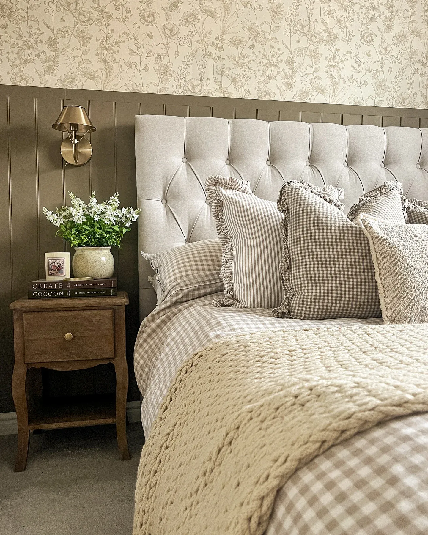 stylish cozy neutral bedroom ideas