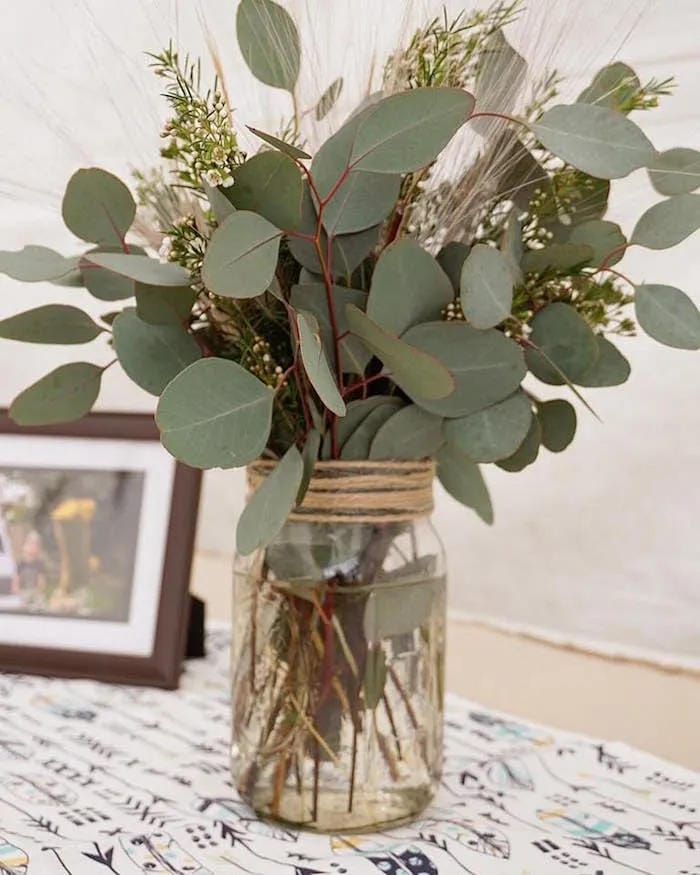 mason jar centerpiece with baby’s breath flowers
