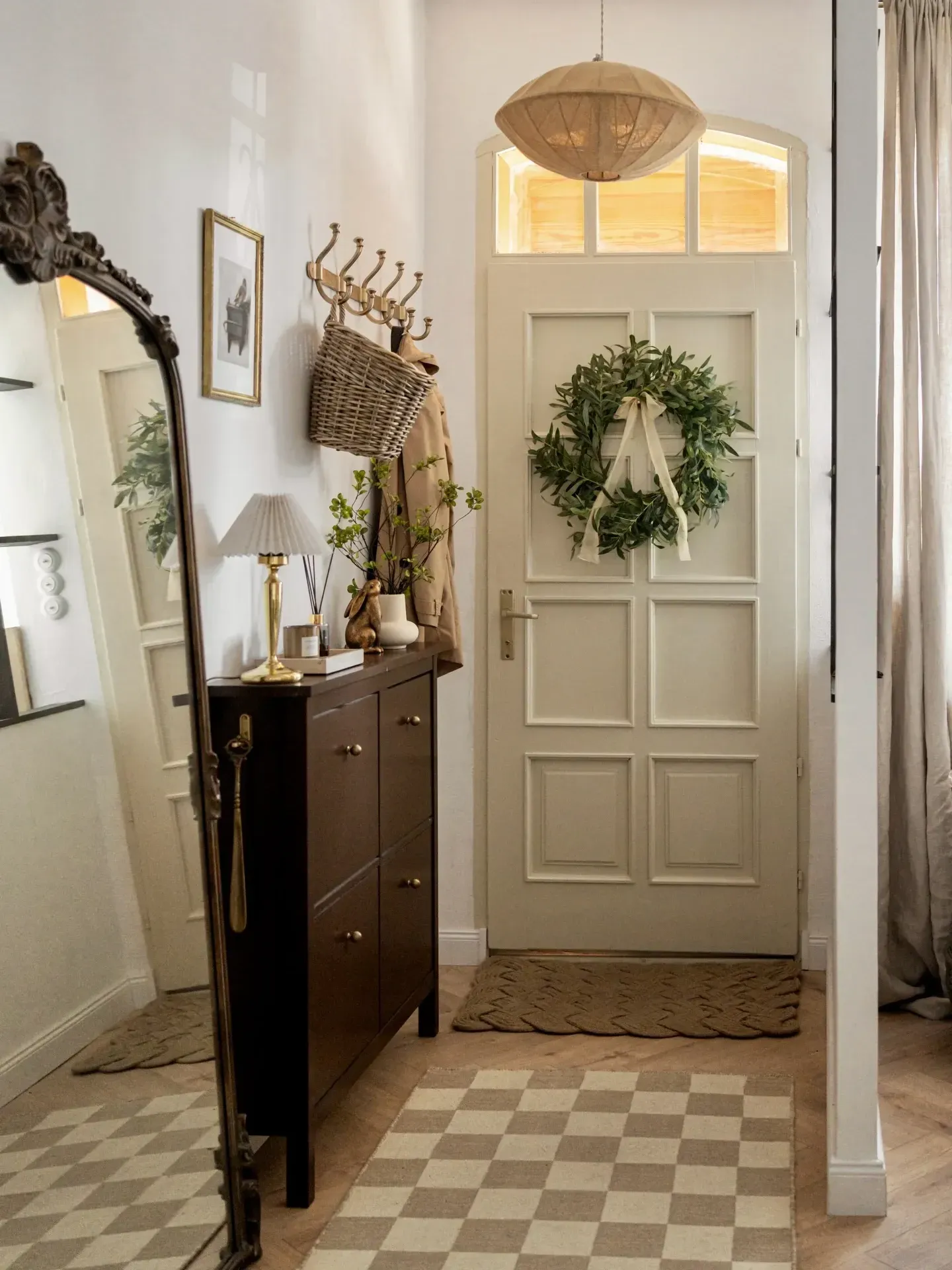 vintage hallway decor ideas
