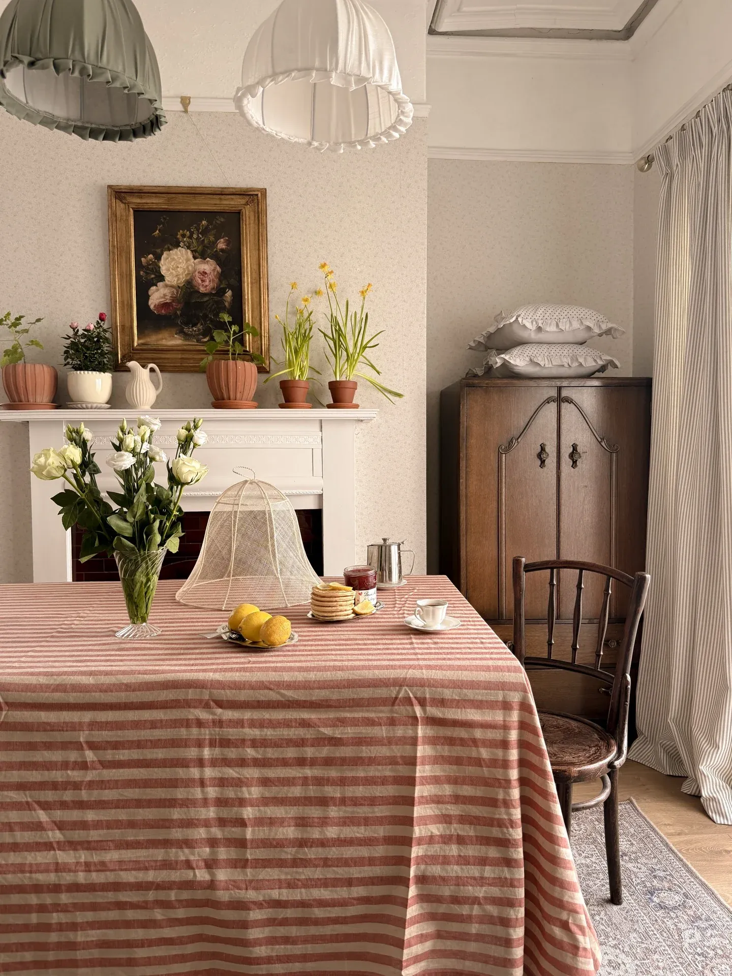 casual dining table decor ideas