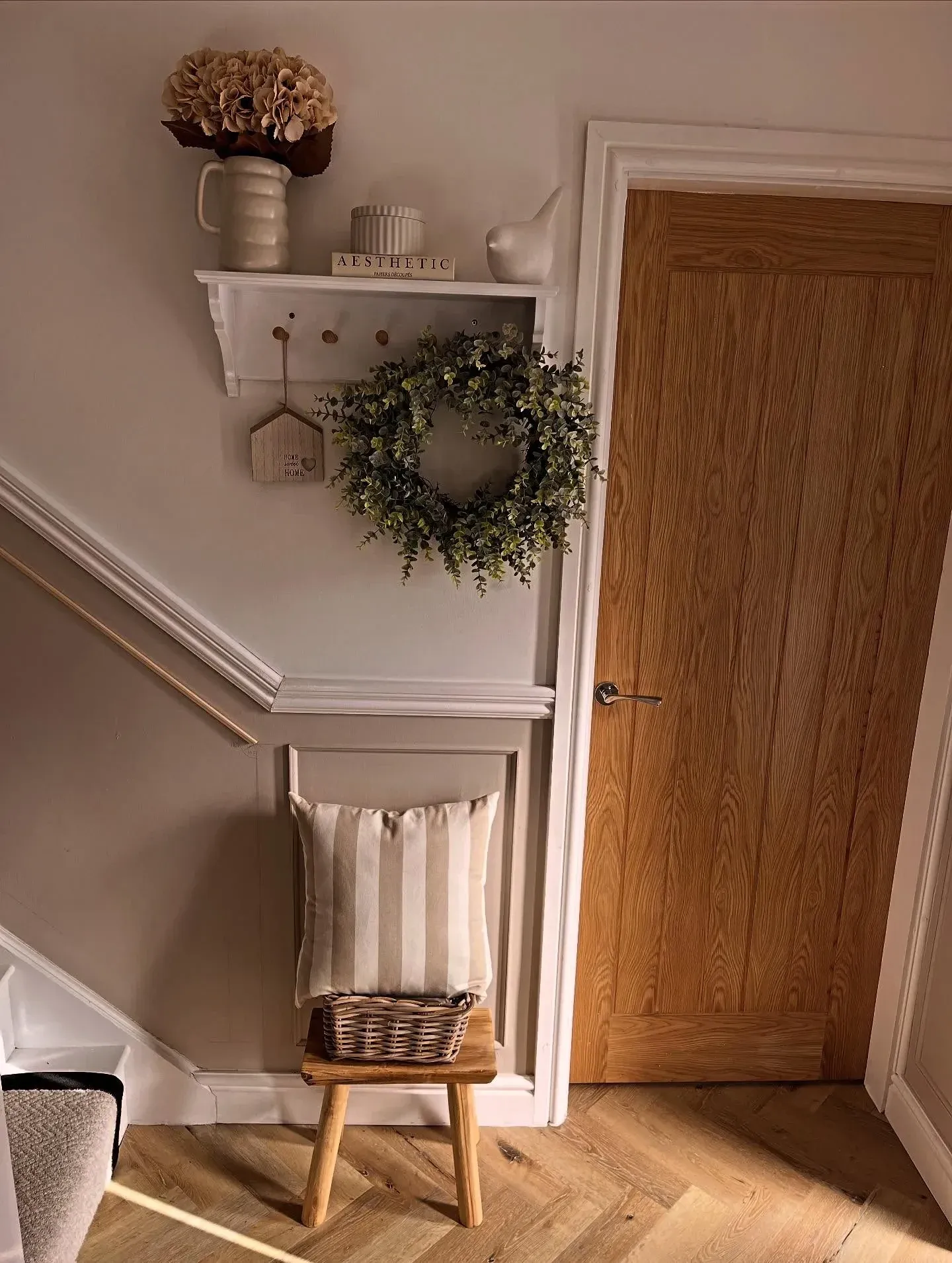 organized hallway decor ideas