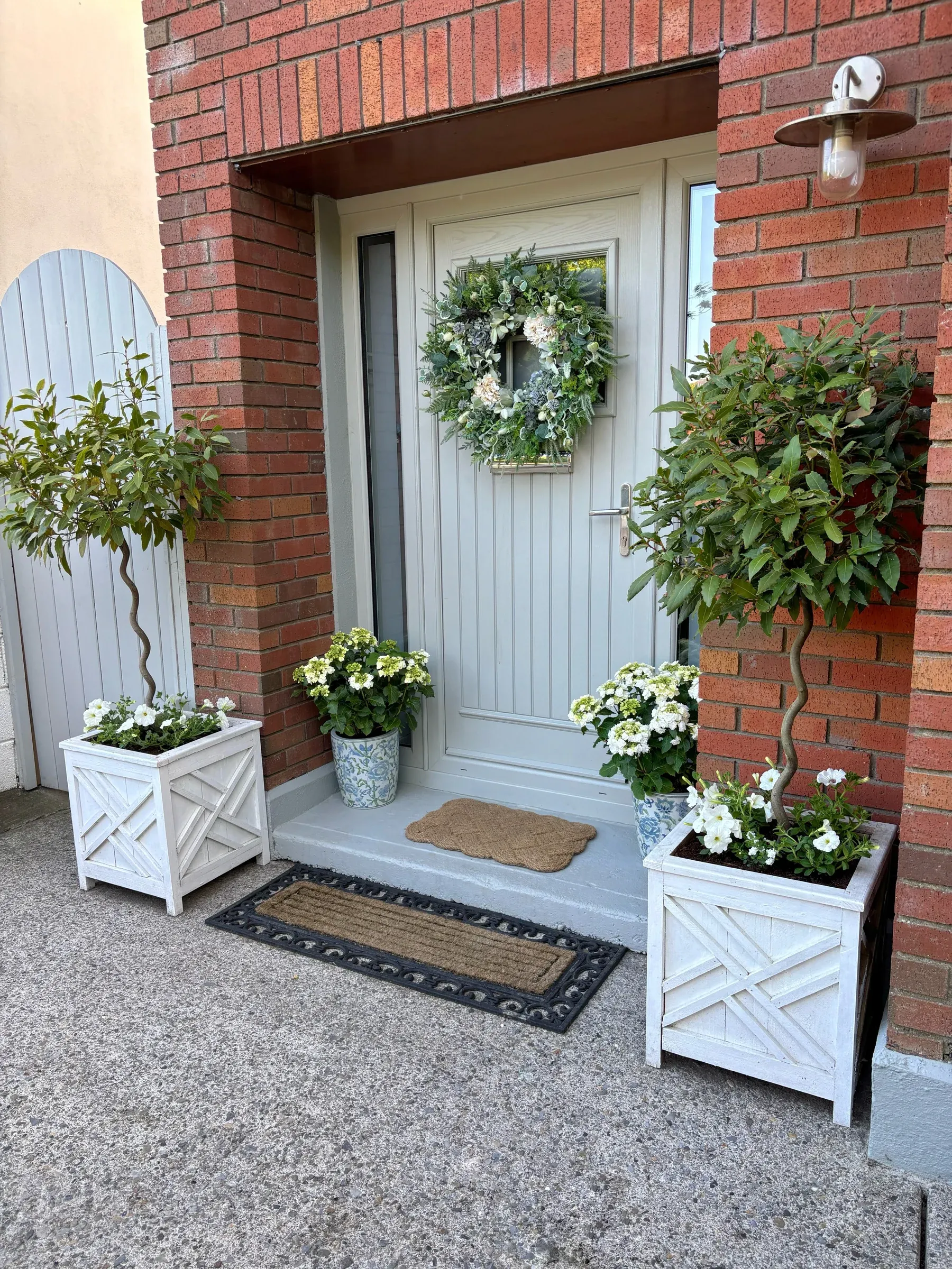 planter summer front door decor ideas