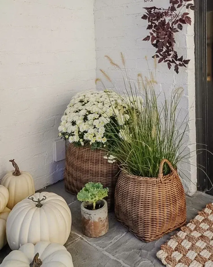 pretty farmhouse fall porch decor ideas